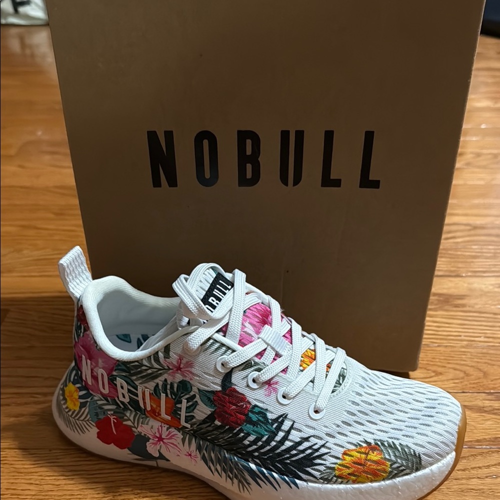 NOBULL White Athletic Shoes with Mesh Upper - never worn/box